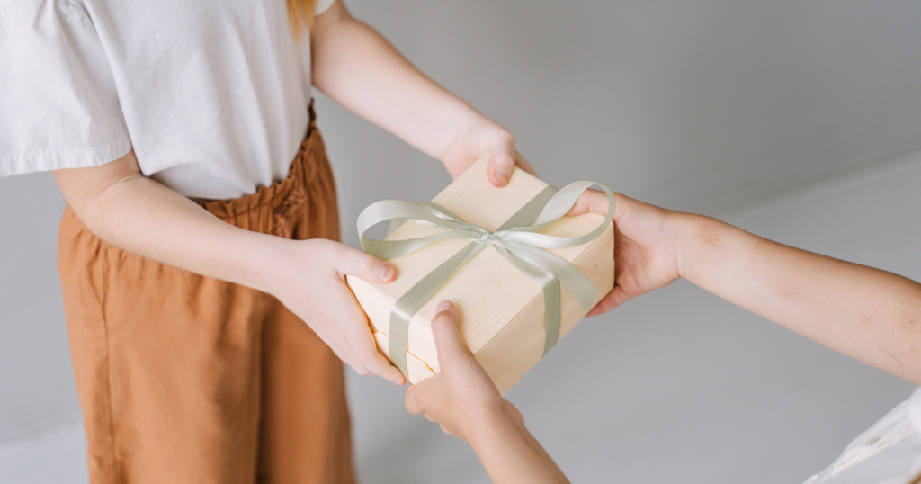 Delapan Petunjuk yang Dicermati agar Hadiah Terasa Tepat