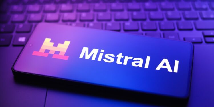 Mistral Large 4 Hadir dengan Satu Triliun Parameter
