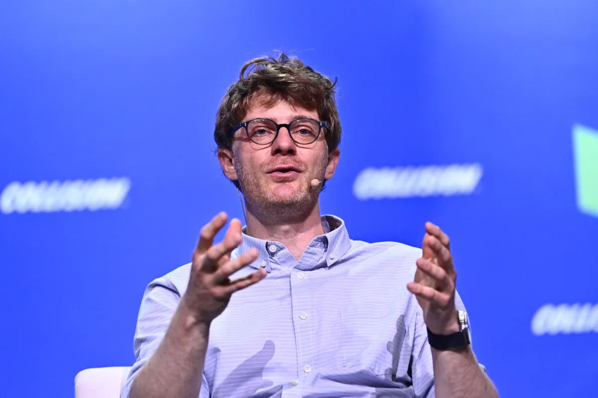Recursive Rilis Flint, Model Coding Laptop yang Dikembangkan dengan Bantuan AI