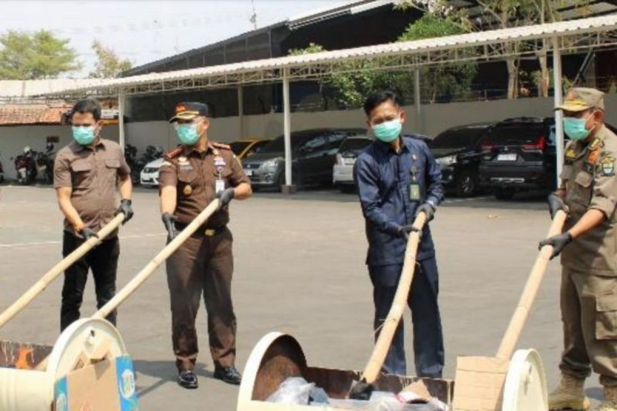 Kejari Kota Cirebon Musnahkan 76.548 Butir Obat Farmasi