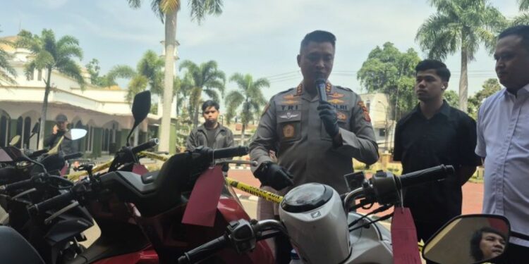 Polresta Bandung Tangkap Tiga Tersangka Kasus Penggelapan 18 Motor