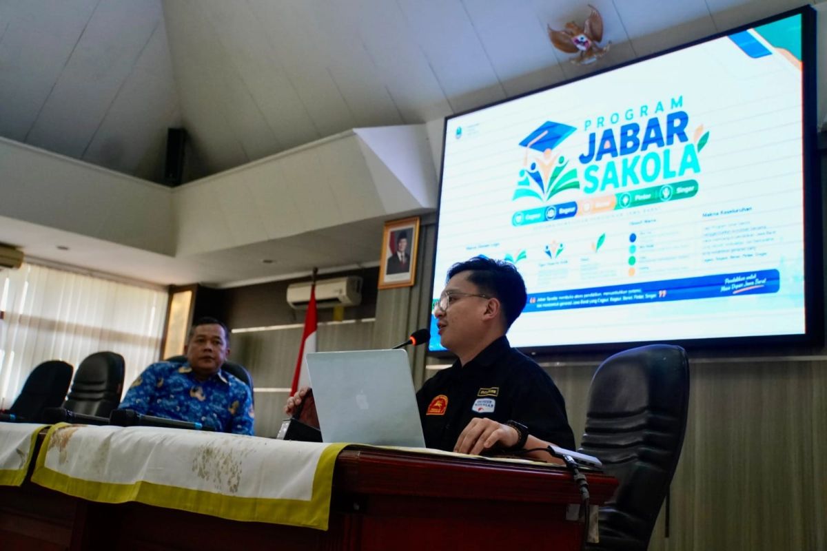 Jabar Sakola Gratiskan SPP Swasta dan Bantu Kebutuhan Siswa Rentan