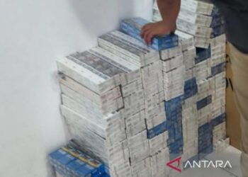 Satpol PP Cirebon Gagalkan Pengiriman 48 Bal Rokok Ilegal via Bus