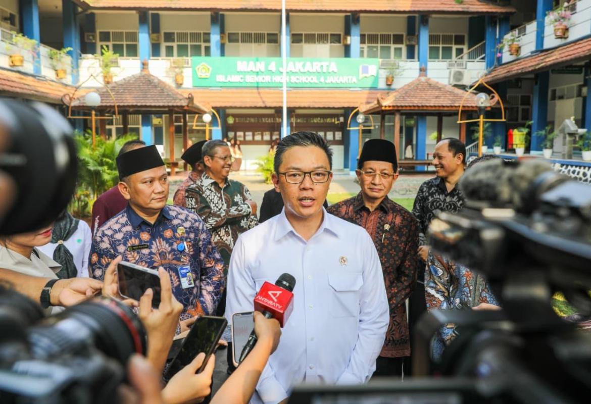 Sugiono Tinjau MAN 4 Jakarta, Tekankan Akses dan Mutu Pendidikan